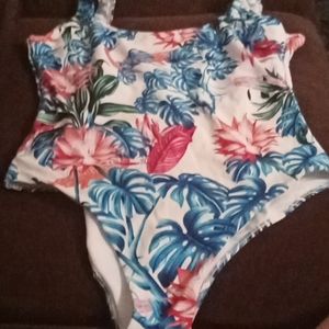 💕💕Bundle of 3 swimming suits 💕💕